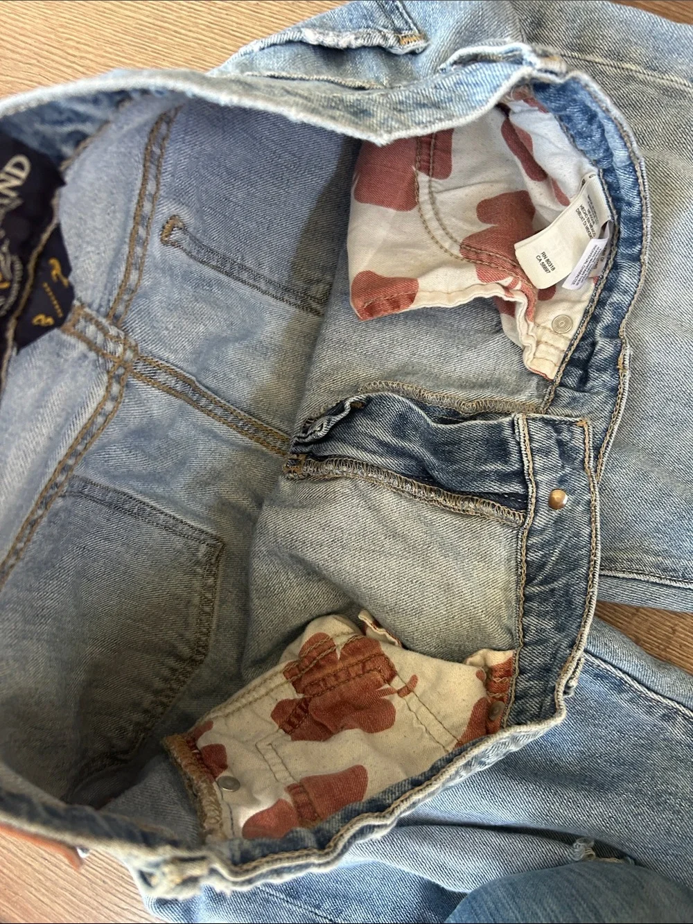 Lucky Brand Men's Light Blue Distressed Slim Straight Jeans ! Size 8/29
